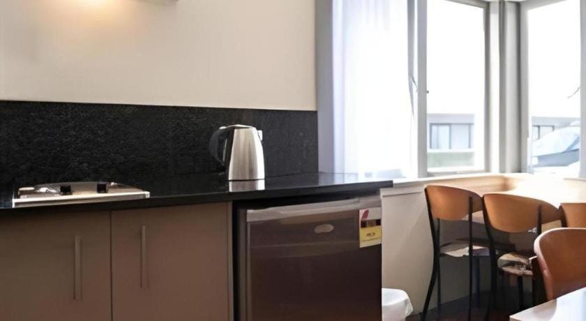 Kiwi Airport Backpackers Hostel in Auckland
