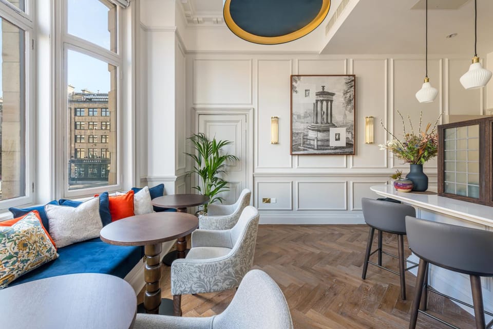 Shared lounge/TV area