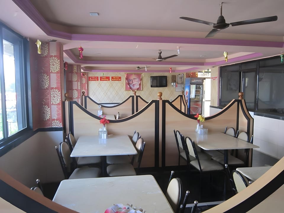 Hotel Dhruv Palace Hotel in Maharashtra