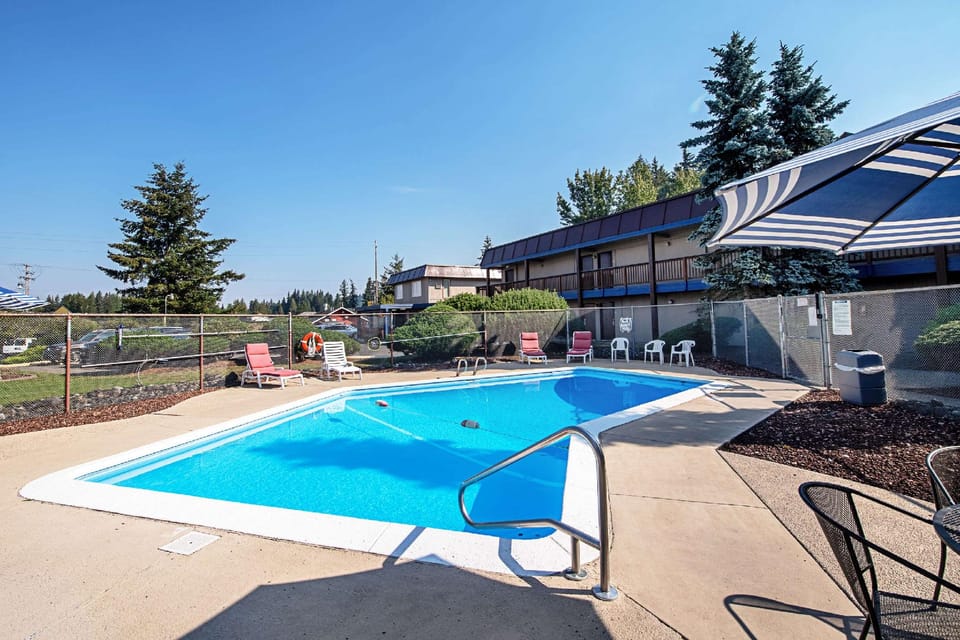 Rodeway Inn Enumclaw Mount Rainier-Crystal Mountain Area Hotel in King County