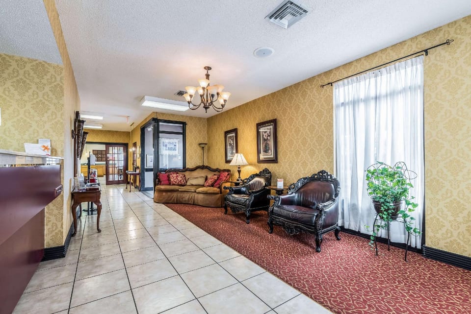 Econo Lodge Columbus near Airport Hotel in Columbus