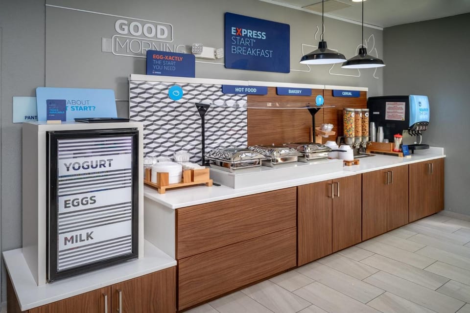 Holiday Inn Express & Suites Cross Lanes By IHG Hotel in Ohio