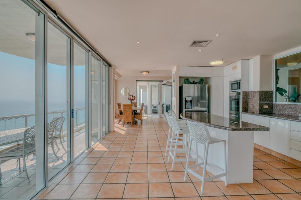 Carmel by the Sea Apartment hotel in Gold Coast