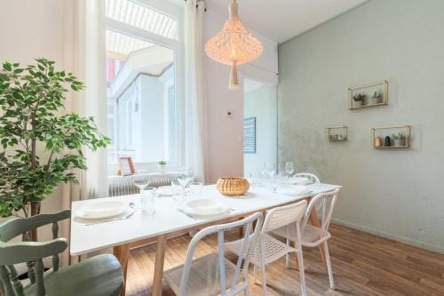 4 bedroom & 4 bathroom house near Parc Barbieux Hotel in Hauts-de-France