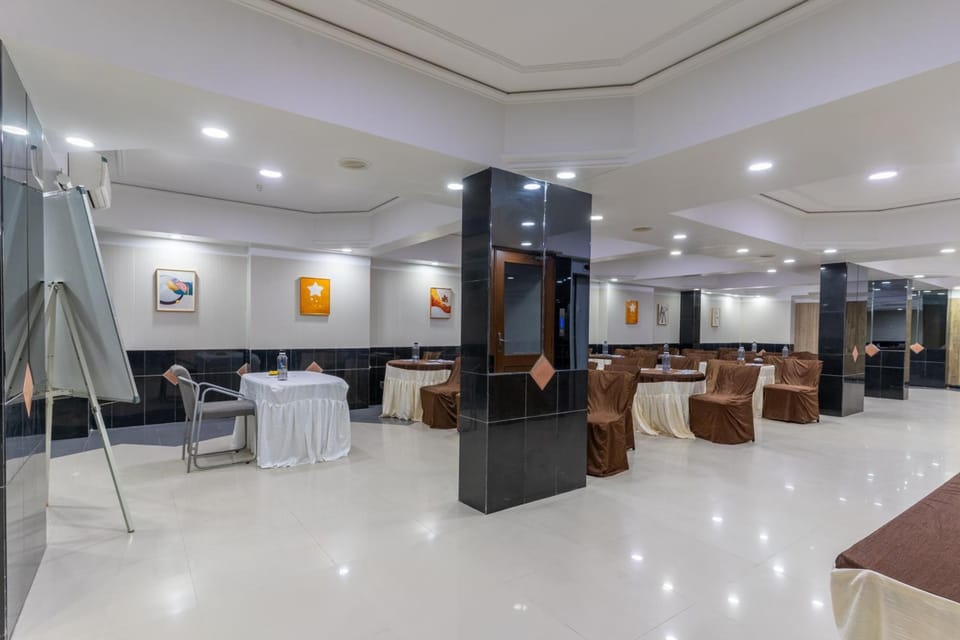 Hotel Summit Hotel in Ahmedabad