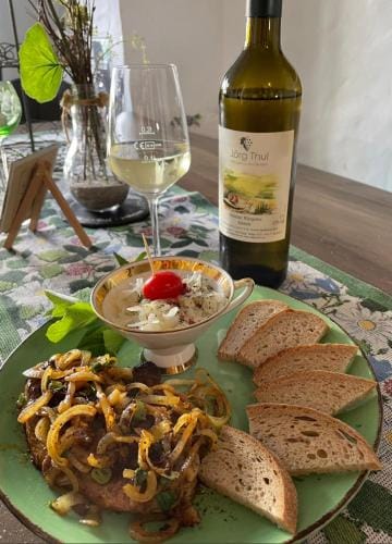 Weingut und Gastezimmer Jorg Thul Hotel in Trier-Saarburg