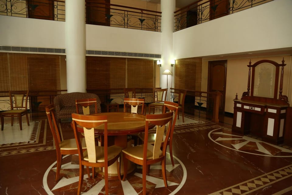 Shared lounge/TV area