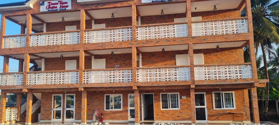Downtown Virgins Hotel Hotel in Central Region, Ghana