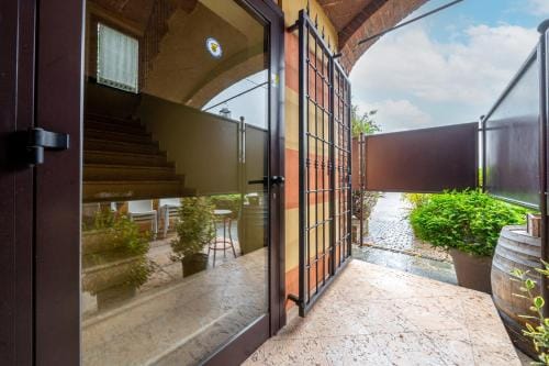 Casello A1, Modena sud - Villa Aurora Charming Rooms Hotel in Emilia-Romagna