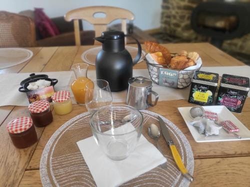 chambres d'hotes et bistrot Le Galouray Hotel in Brittany