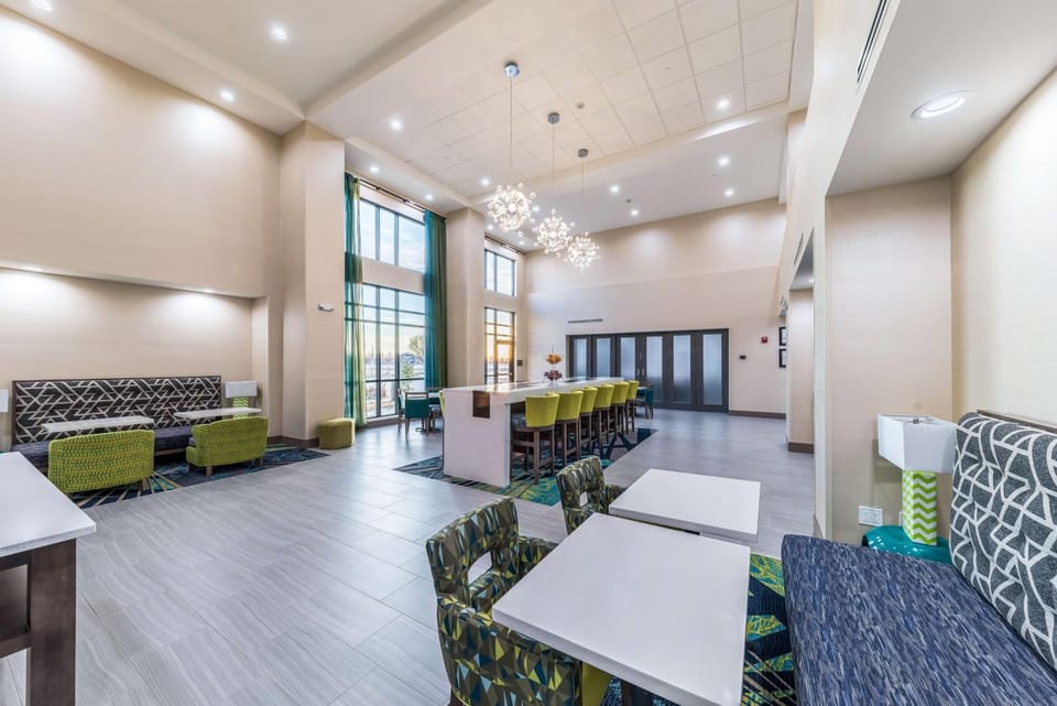 Hampton Inn and Suites Pryor Hotel in Ozark Mountains