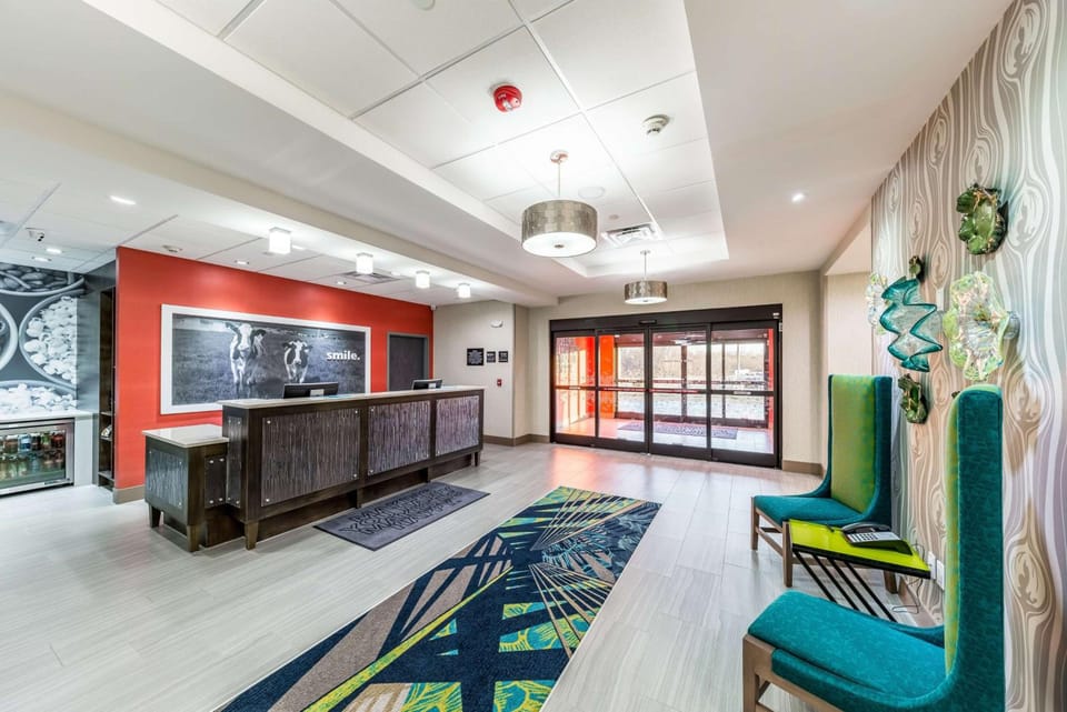 Hampton Inn and Suites Pryor Hotel in Ozark Mountains
