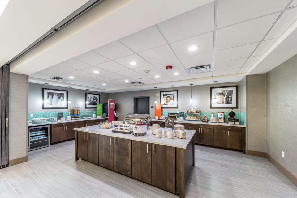 Hampton Inn and Suites Pryor Hotel in Ozark Mountains