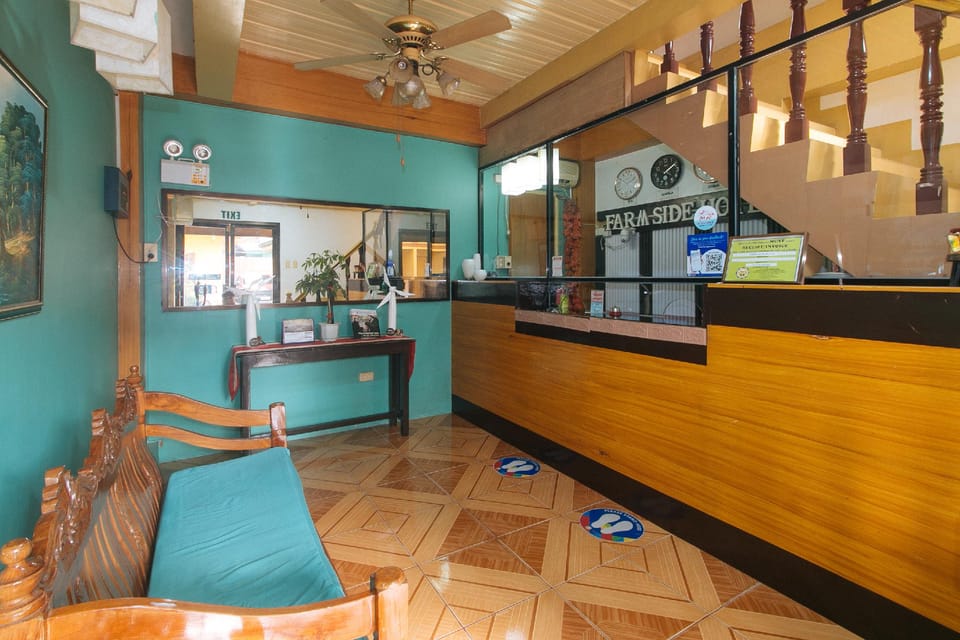 RedDoorz @ Farm Side Hotel Laoag City Hotel in Cordillera Administrative Region