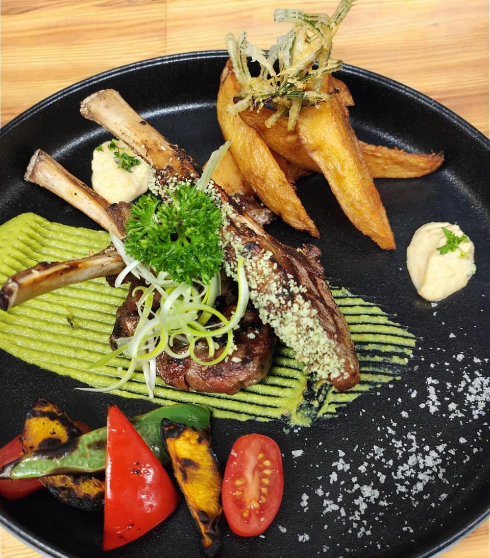 Centennial Inn on Bathurst Hotel in Launceston