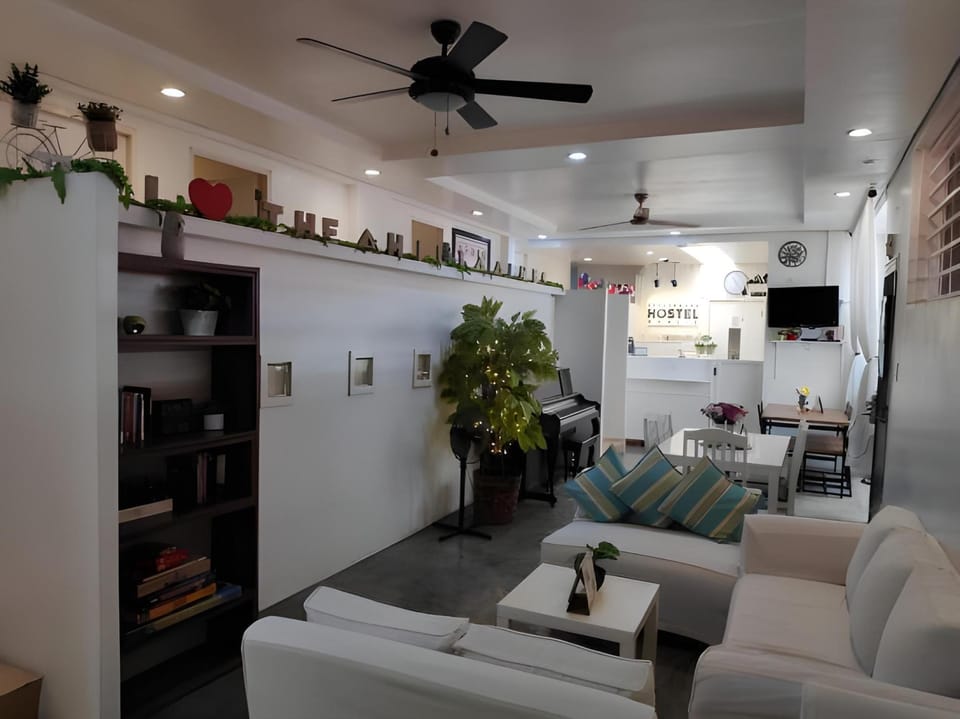 CROSSROADS HOSTEL MANILA Hostel in Mandaluyong