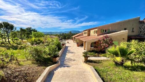 Villa La Source 83 - Room Close to St Tropez Hotel in Cogolin
