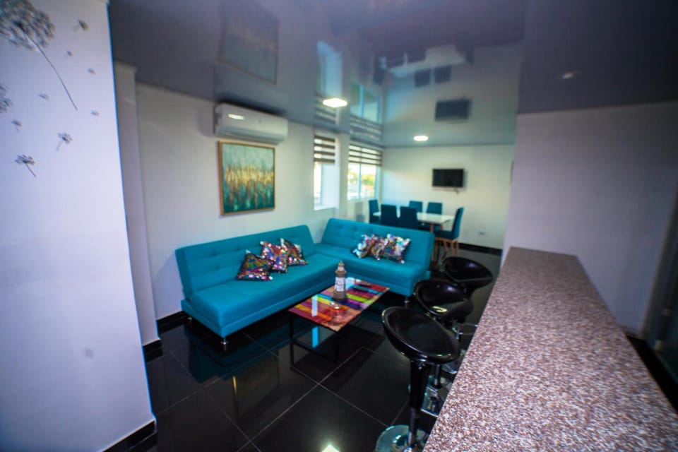 Shared lounge/TV area