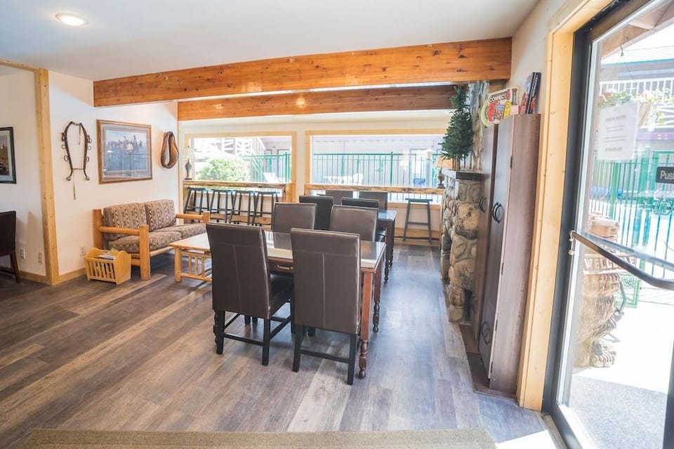AlderBrook Inn Hotel in Winthrop