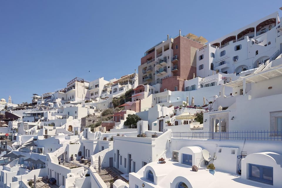 Amphitheater Cave Houses Apartment hotel in Thera