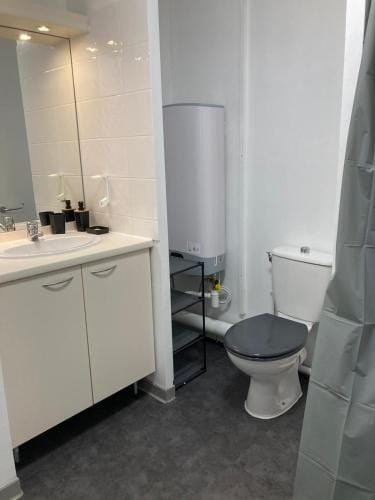 Appart'Hotel - Gare TGV - Courtine - Confluence - 407 Hotel in Avignon