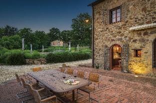 Podere Santa Croce 10, Emma Villas Hotel in Tuscany