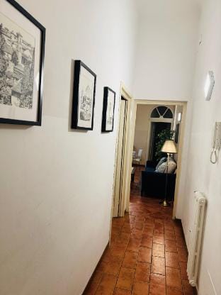 Neri 23 in Firenze with 3 bedrooms and 2 bathrooms Hotel in Florence