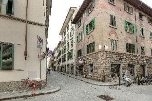 Pepi 51 in Firenze with 2 bedrooms and 2 bathrooms Hotel in Florence