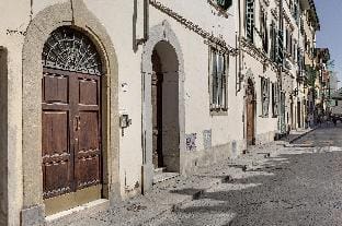 Mezzo 24 in Firenze with 2 bedrooms and 1 bathrooms Hotel in Florence