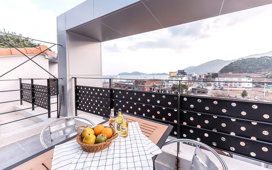 Geoje Lovelian Motel in South Korea