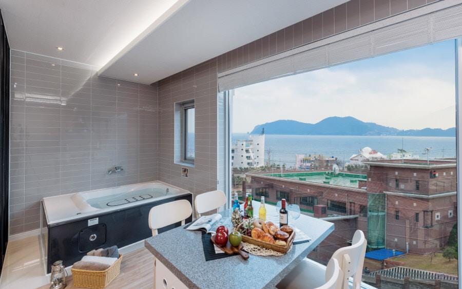 Geoje Lovelian Motel in South Korea