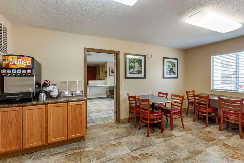 Econo Lodge Belle Fourche Hotel in Black Hills