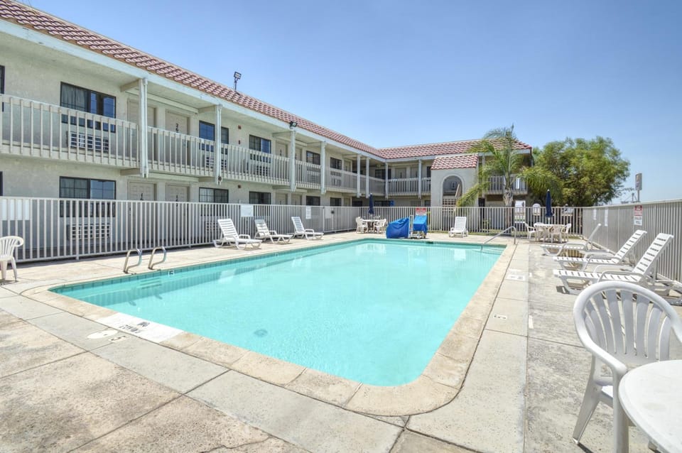 Vagabond Inn Buttonwillow North I-5 Hotel in Sierra Nevada