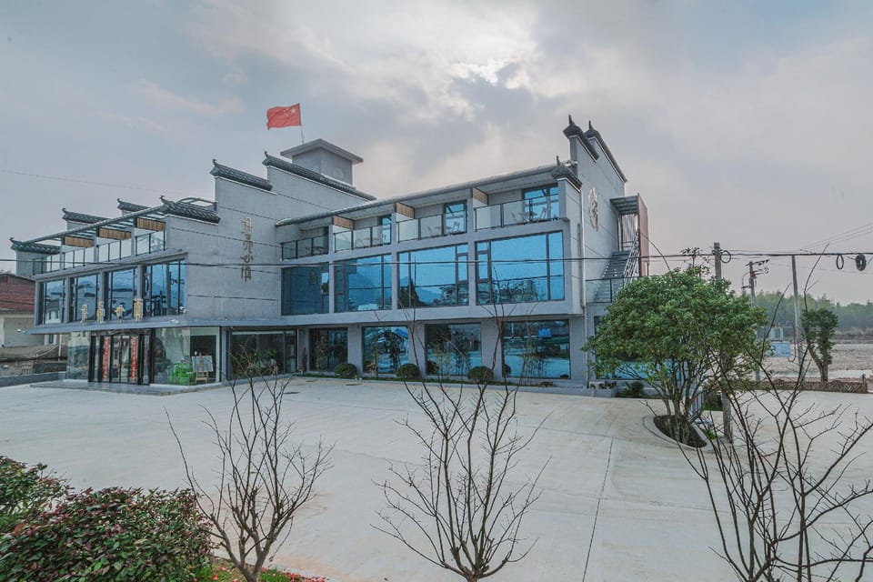 Yueliang Town Hotel Hotel in Zhejiang