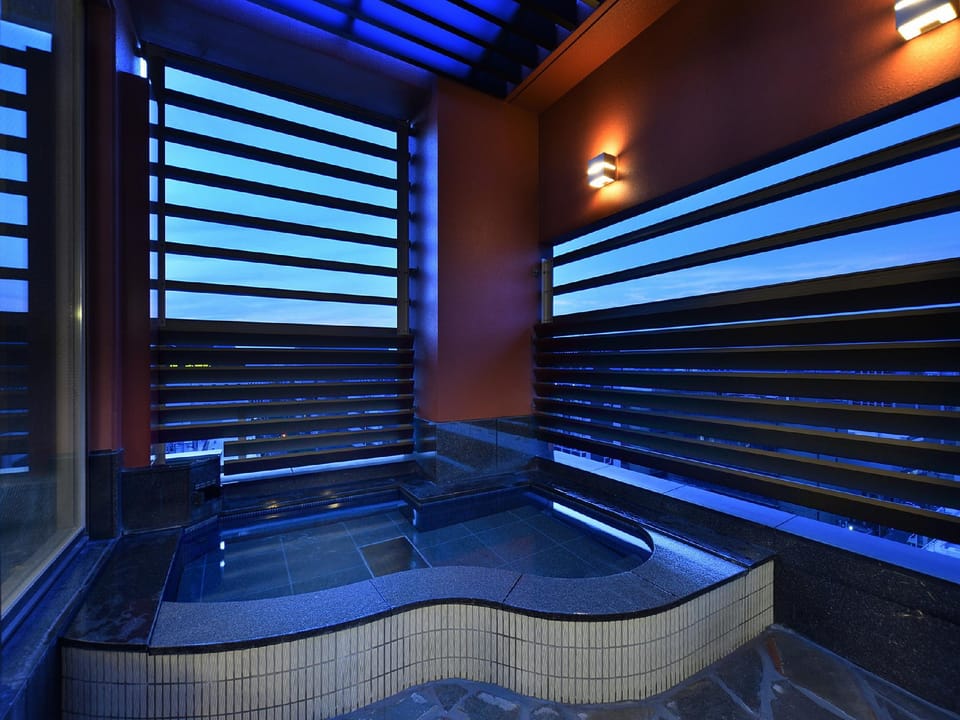 Open air bath