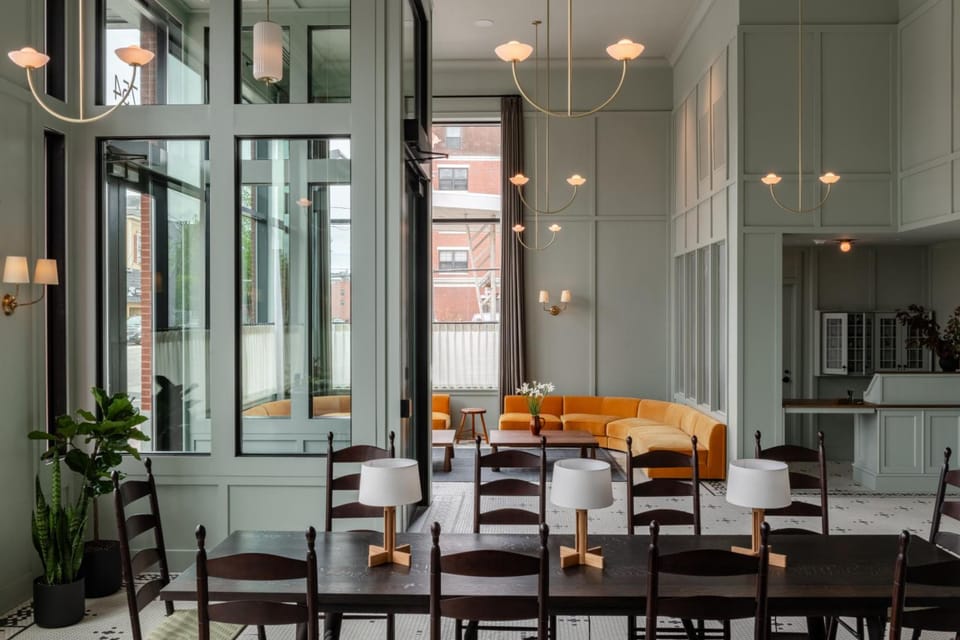 Longfellow Hotel Hotel in South Portland