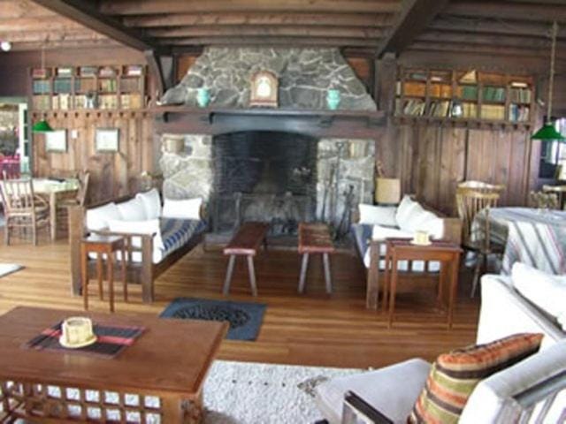 Oliver Lodge Lodge in Meredith