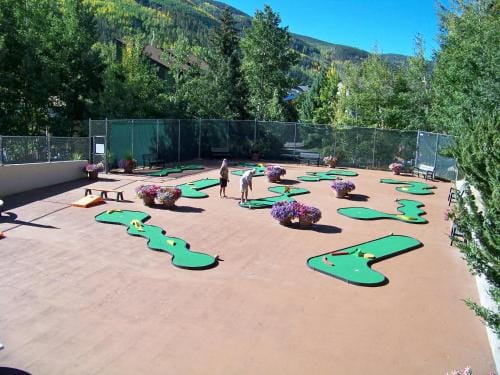 Sandstone Creek Club Condominiums Hotel in Vail