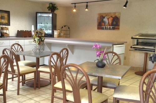 Smoky Mountain Inn & Suites Motel in Cherokee