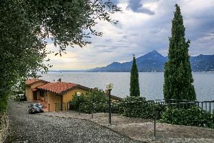 Apt In Front Of Lake Garda Hotel in Brenzone sul Garda