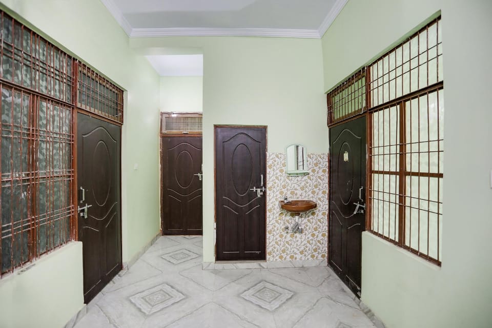 Hotel O Lucky Hotel Hotel in Uttar Pradesh