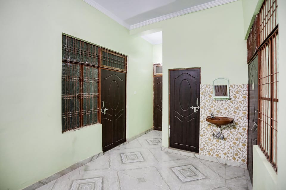 Hotel O Lucky Hotel Hotel in Uttar Pradesh