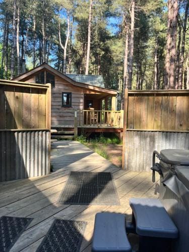 Keepers Cabin - Hot tub Lodge in Breckland District