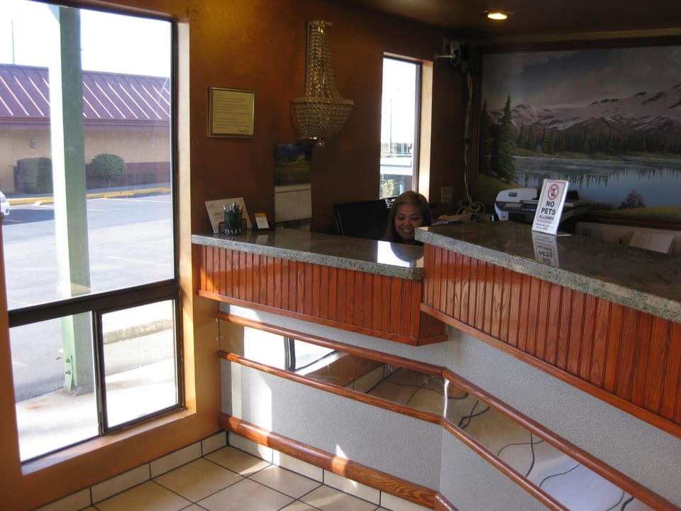 Sunrise Inn Motel in Paine Lake Stickney