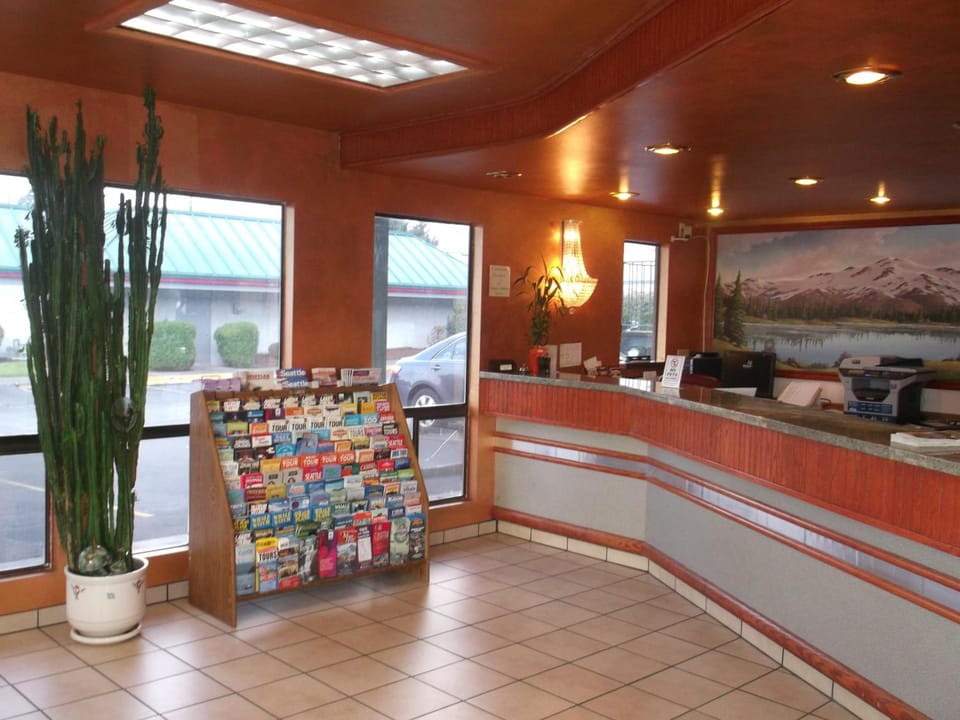 Sunrise Inn Motel in Paine Lake Stickney