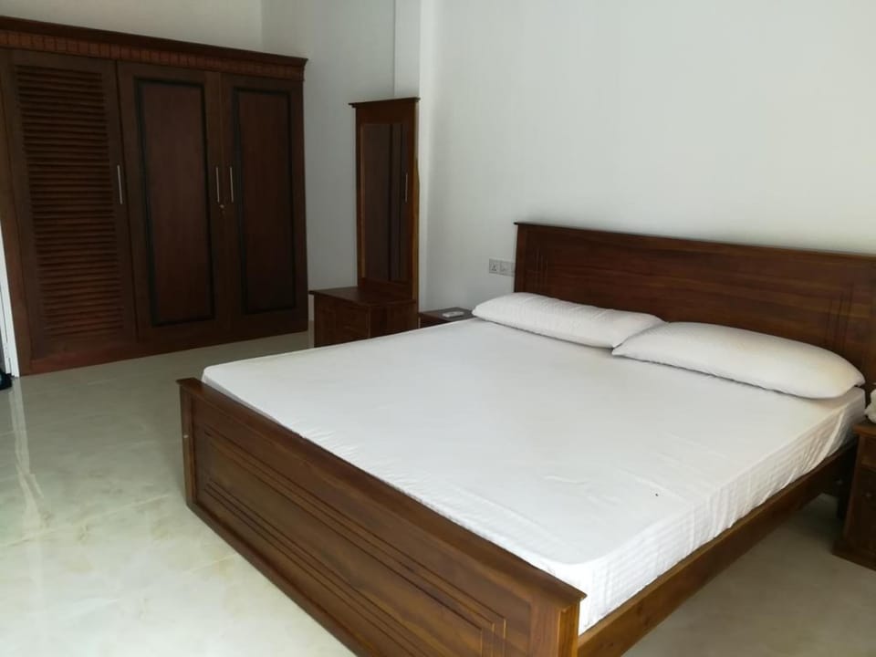 Sea Breeze Hotel in Southern Province