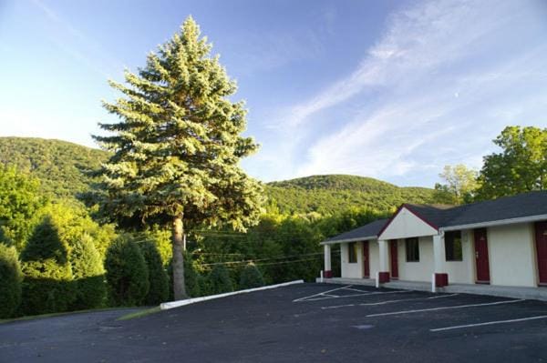 Appalachian Motel Motel in Vernon Township