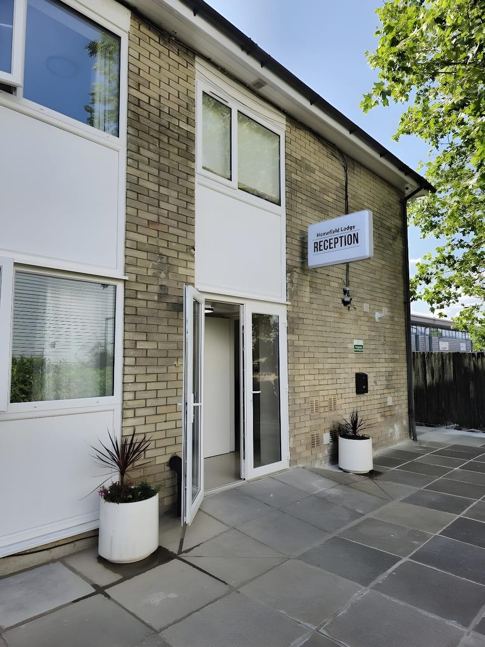 Homefield Lodge Hotel in Wembley