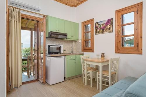 Lemon Tree Apartments Samos Hotel in Samos, Greece