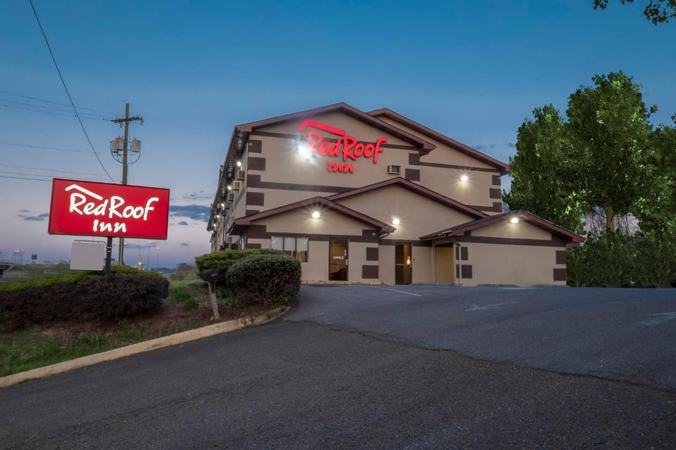 Red Roof Inn Bristol Hotel in Bristol